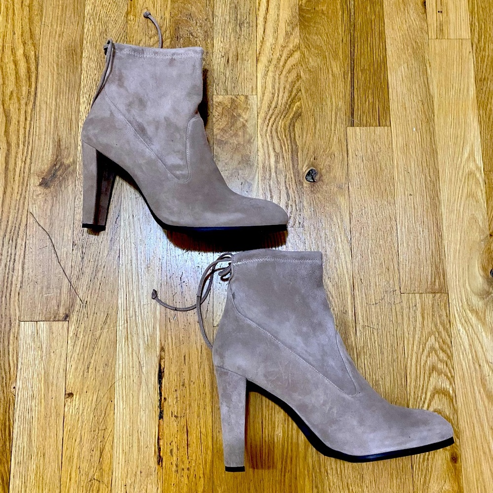 STUART WEITZMAN GLOVE-HAZE  Suede Pull On Bootie